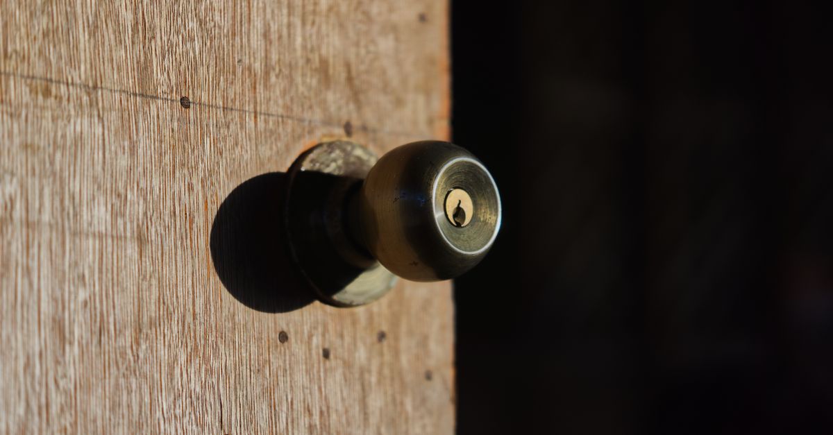 locksmith service technician — Marina Locksmiths